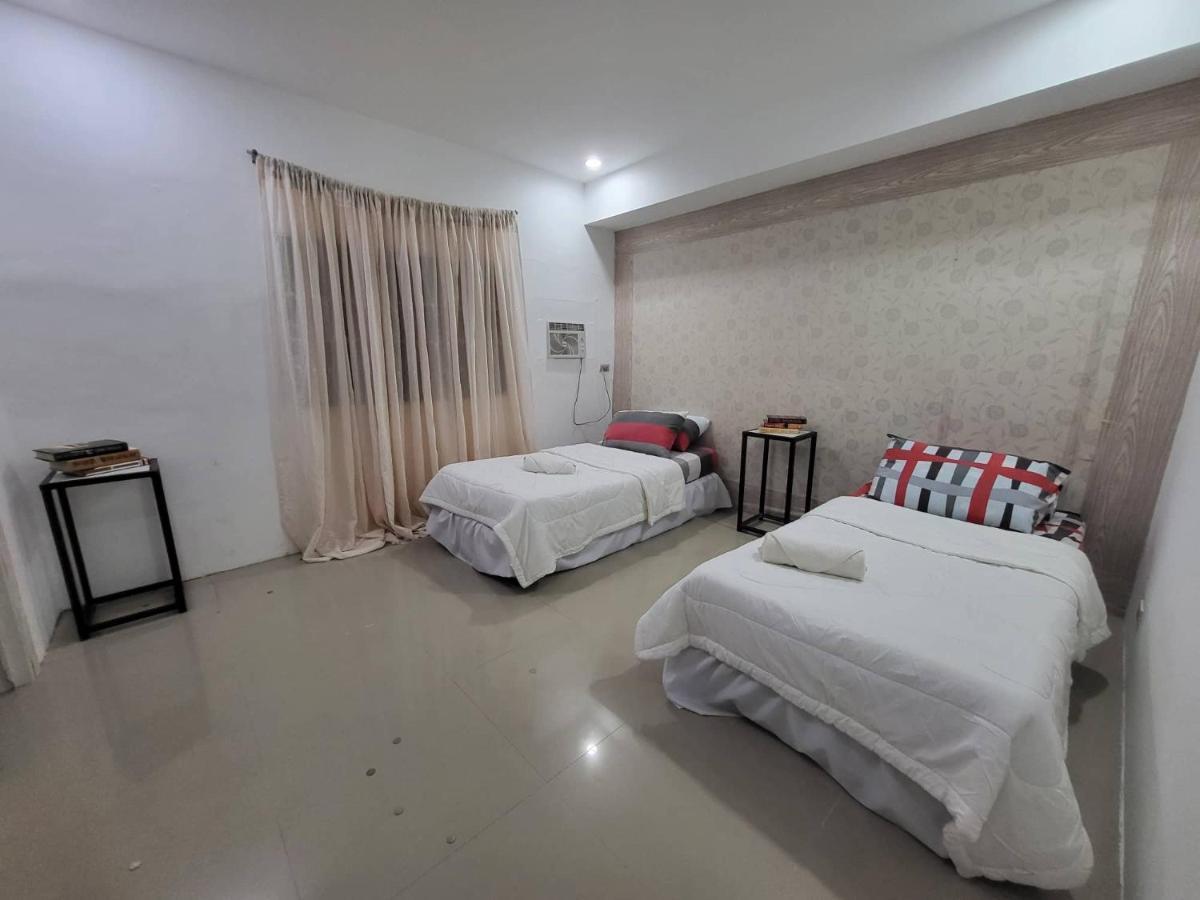 Hiraya Bed And Breakfast 罗哈斯城 外观 照片