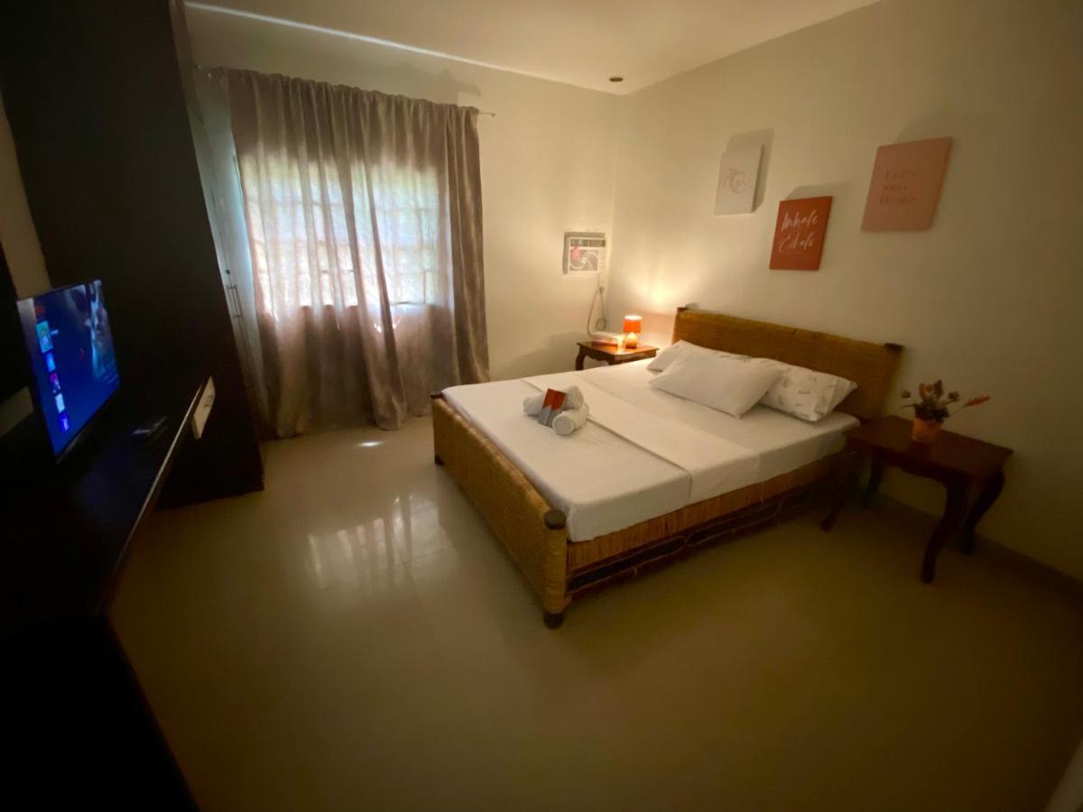 Hiraya Bed And Breakfast 罗哈斯城 外观 照片