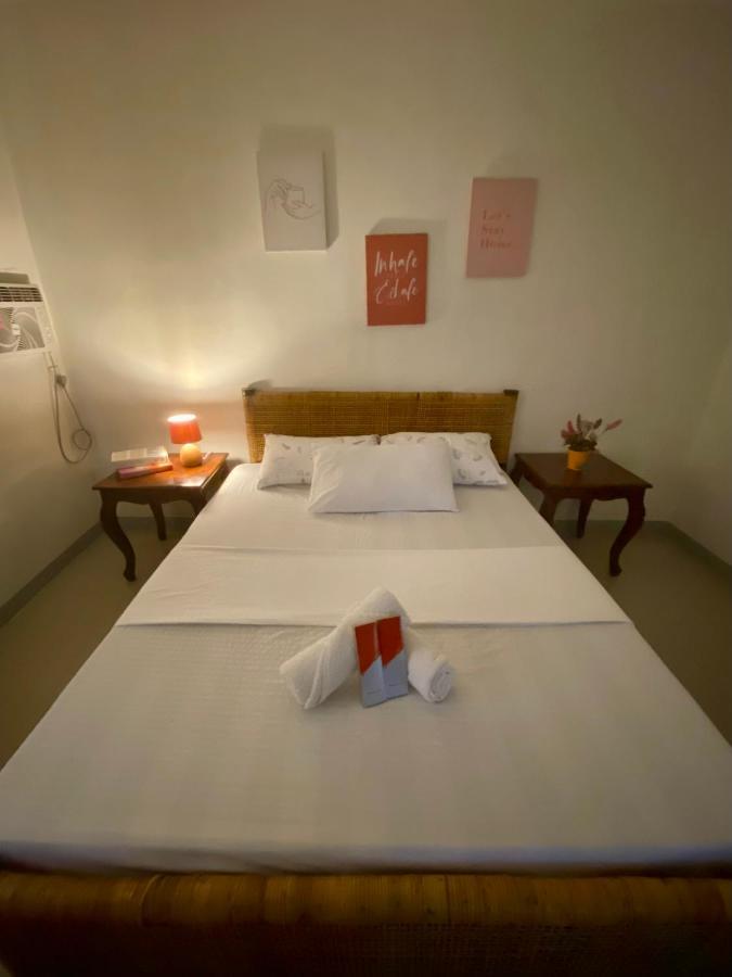 Hiraya Bed And Breakfast 罗哈斯城 外观 照片